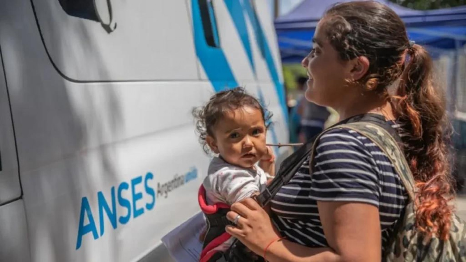 El Gobierno redujo el tope de ingresos para percibir asignaciones familiares